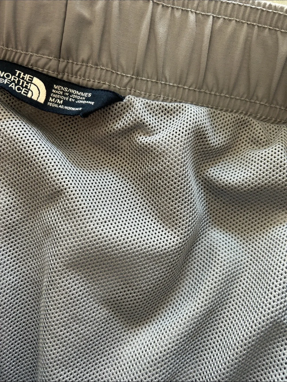 North Face Belted Outdoor Shorts Mesh Liner Sz M w MEASUREMENTS Zip Pocket